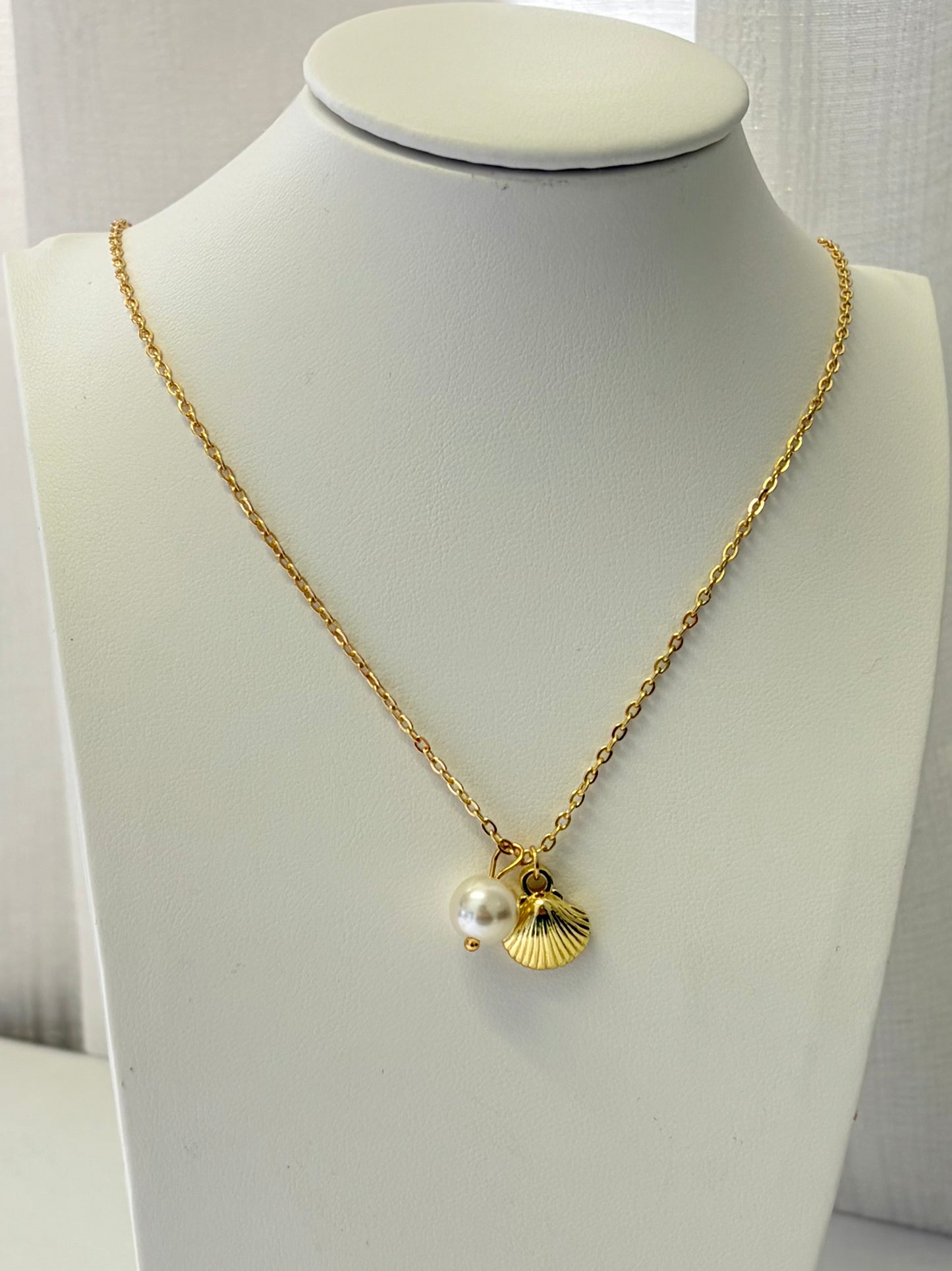 AMY NECKLACE
