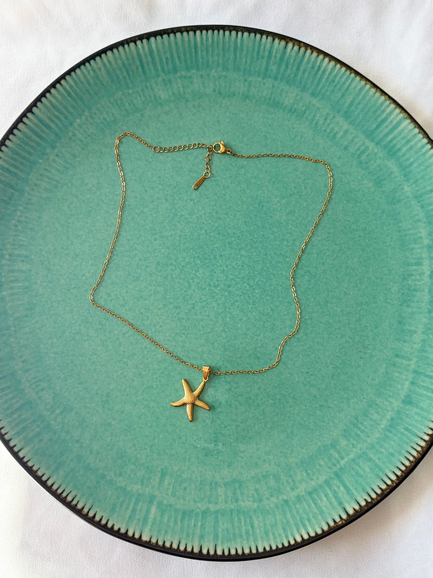 STARFISH NECKLACE