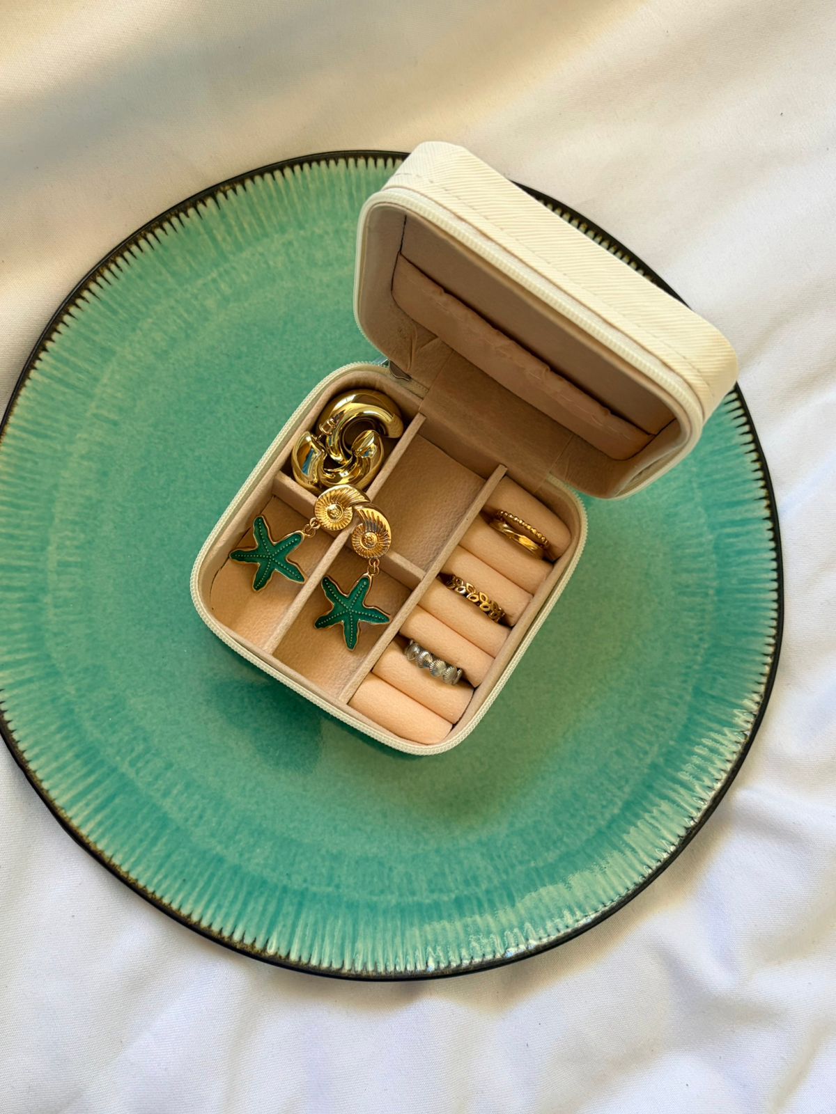 HAZEL WHITE JEWELRY BOX