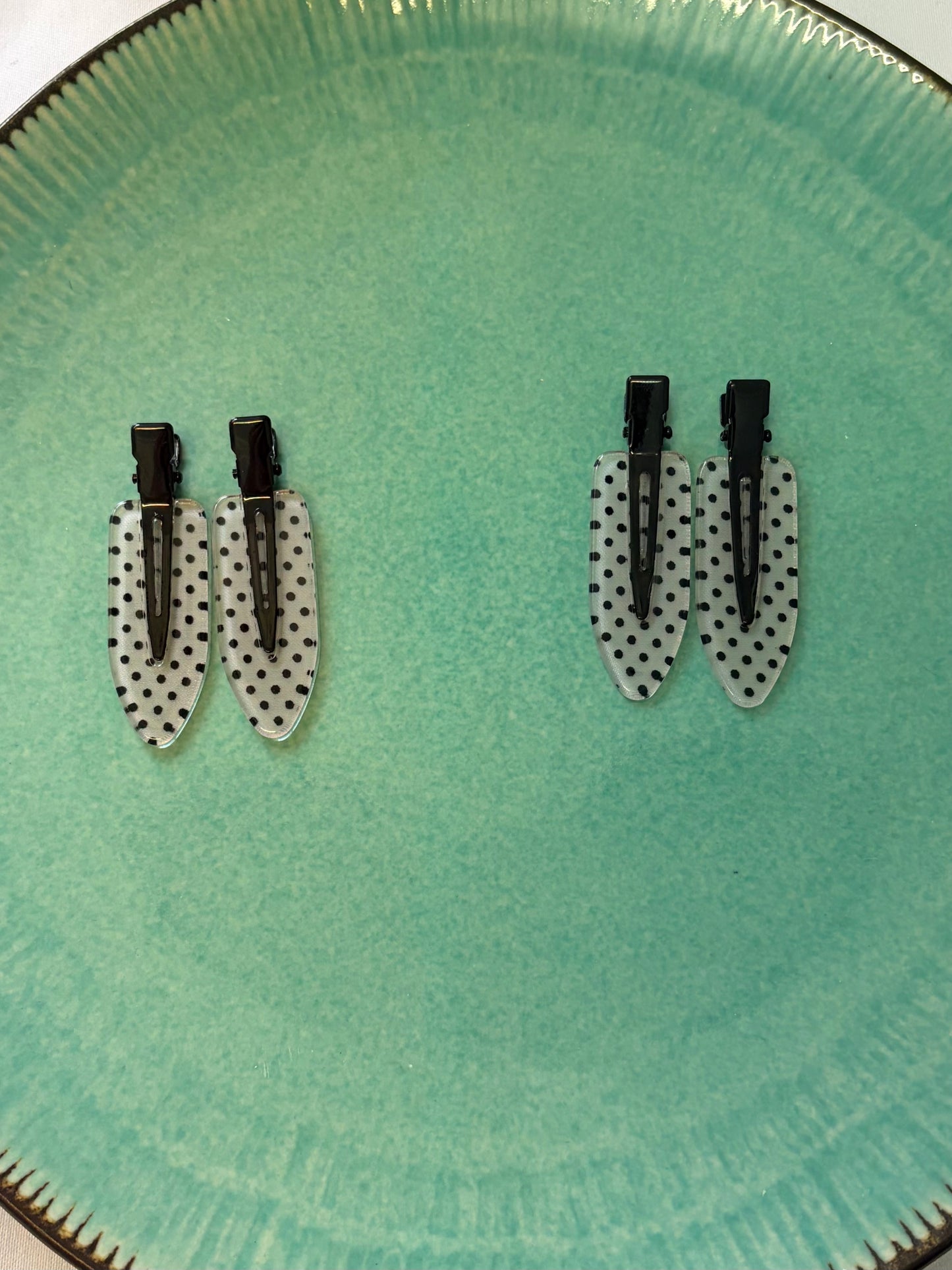 WHITE POLKADOT HAIR PIN