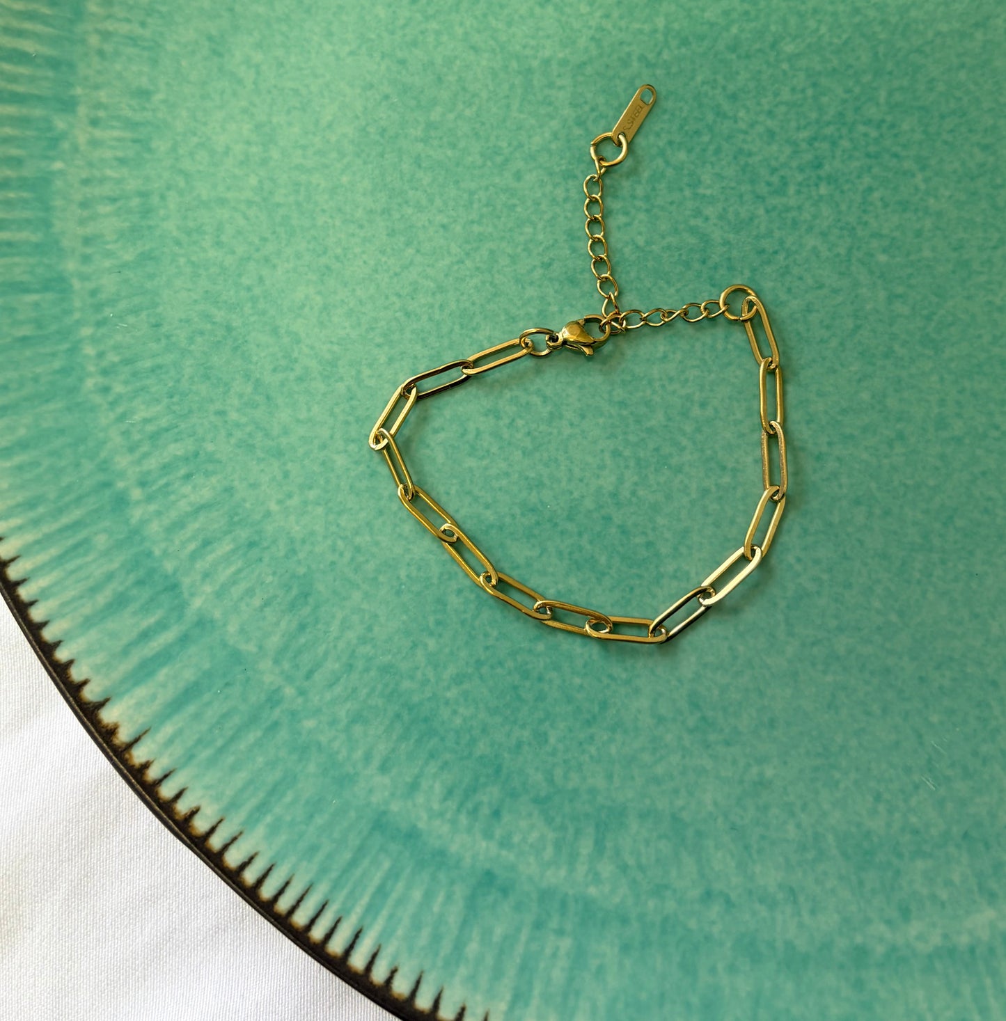 GOLD CHAIN BRACELET