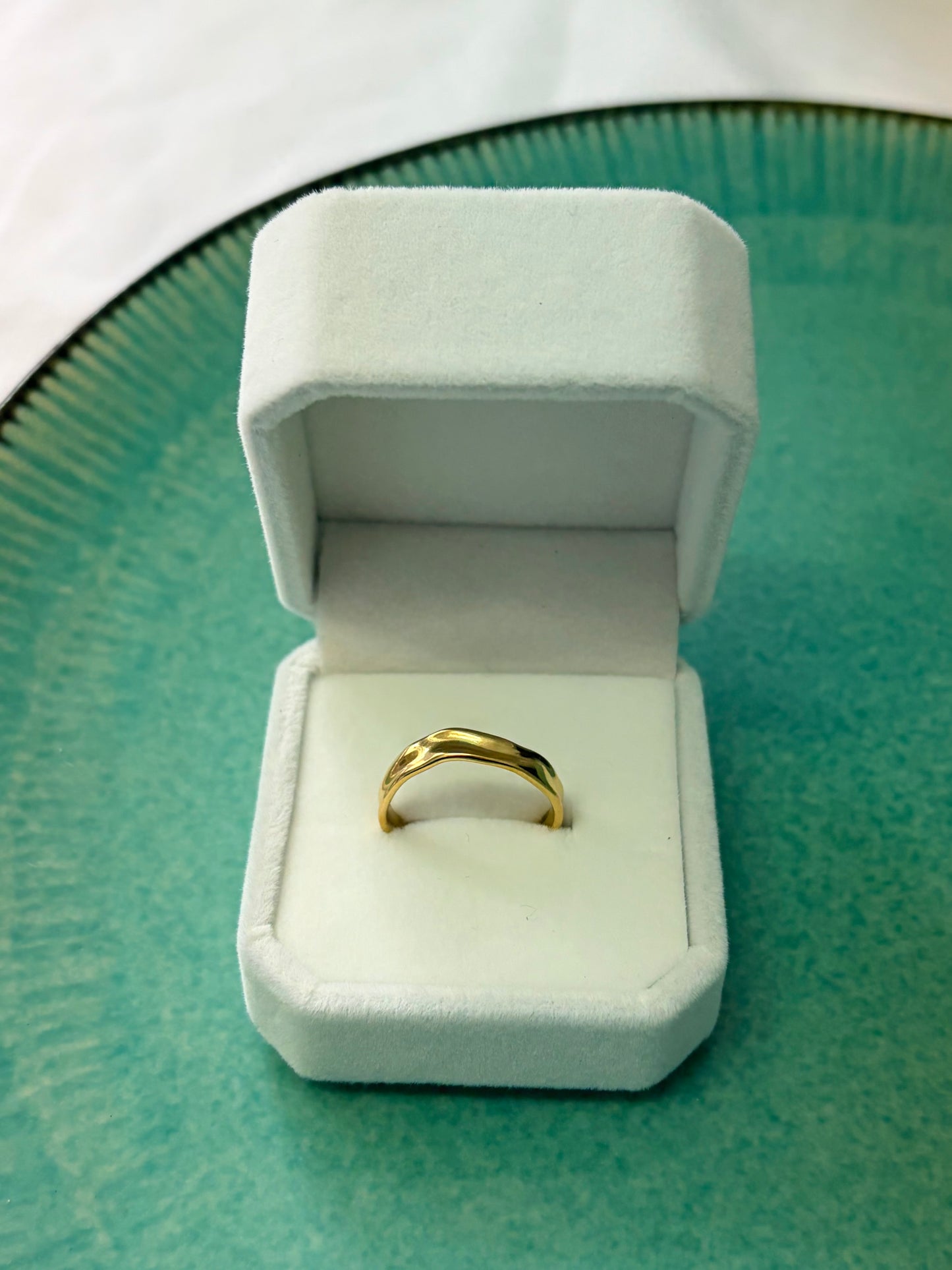 TORA RING IN GOLD
