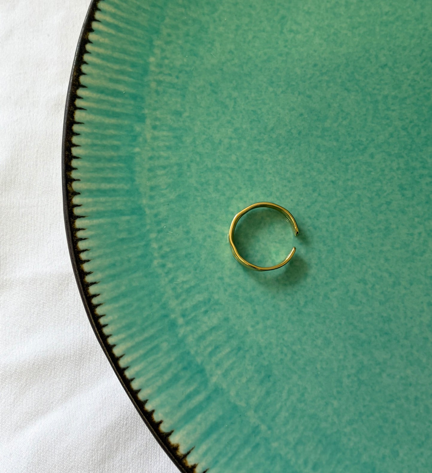 TORA RING IN GOLD