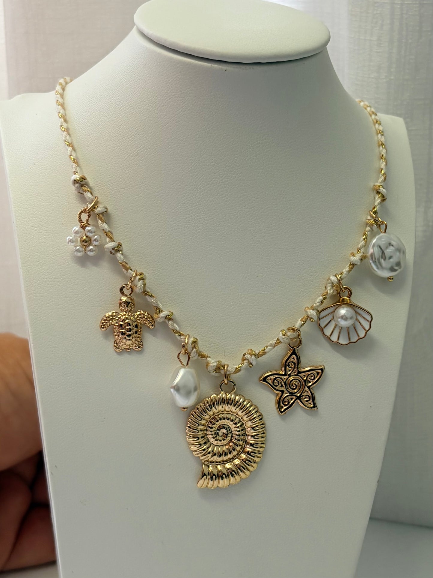 CORA NECKLACE
