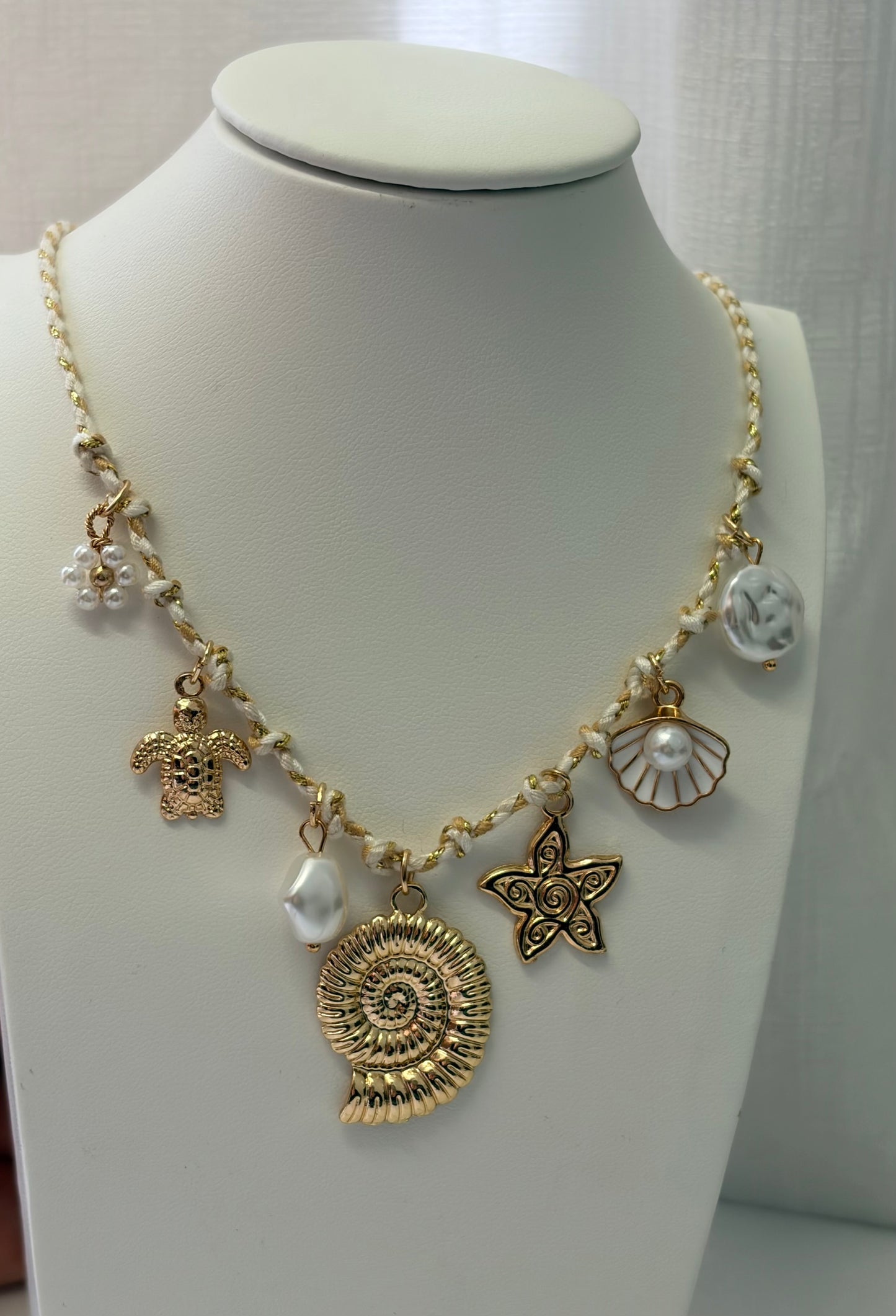 CORA NECKLACE