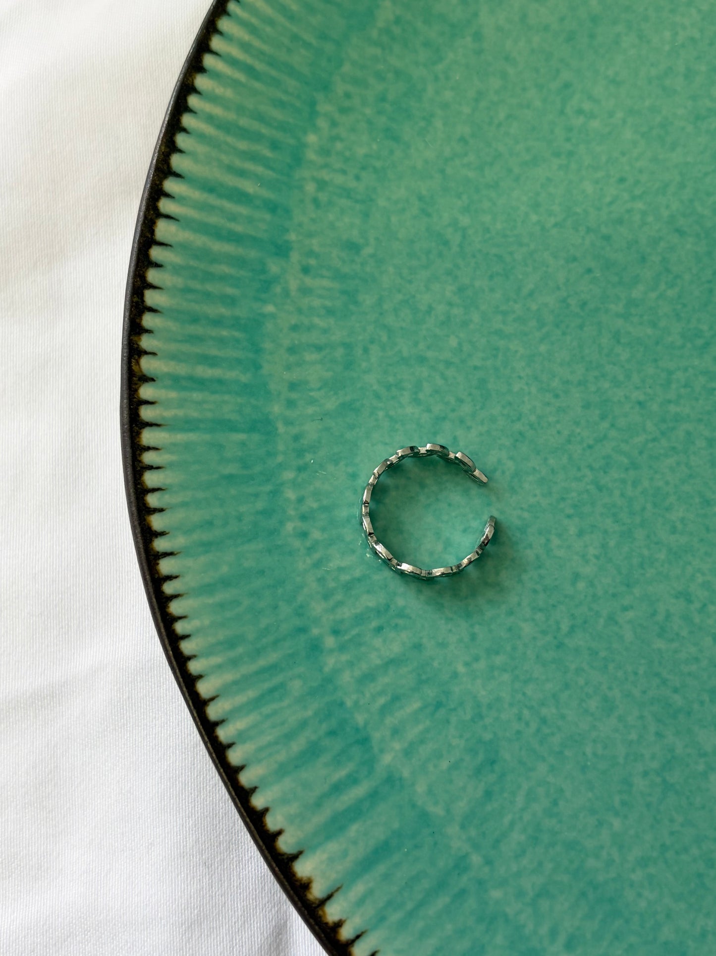 LAUREL RING IN SILVER