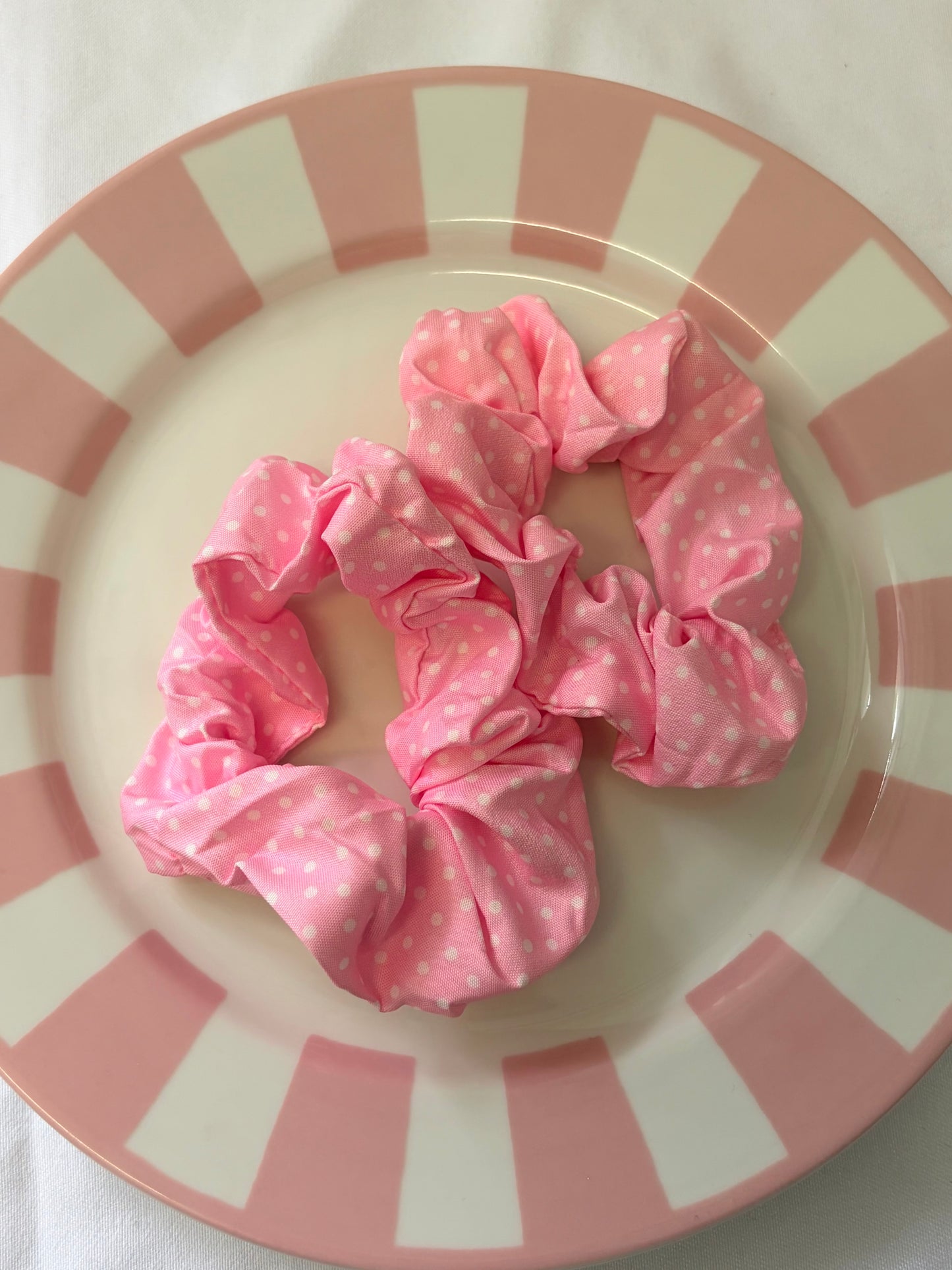 PINK POLKADOT SCRUNCHIE