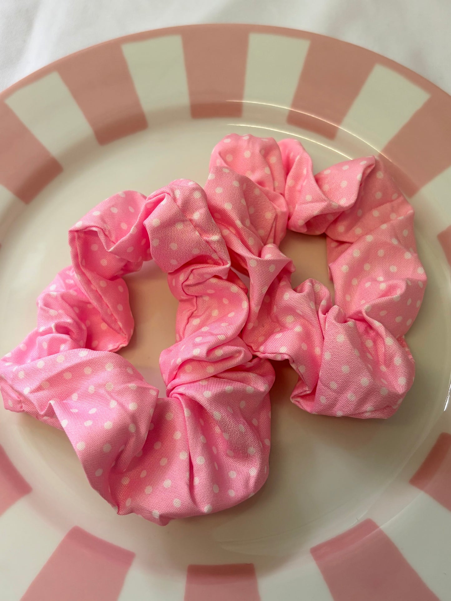 PINK POLKADOT SCRUNCHIE