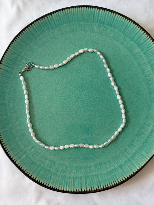 LUNA GLOW NECKLACE