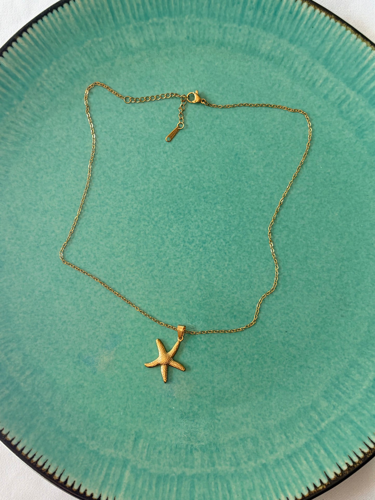 STARFISH NECKLACE