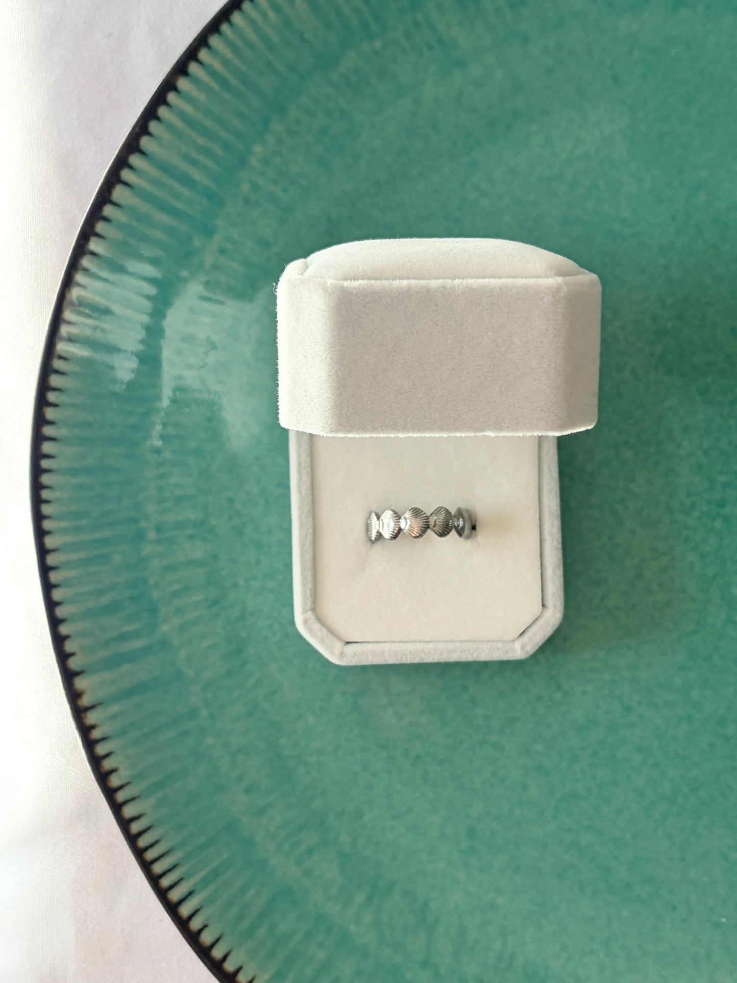 ELEANOR RING