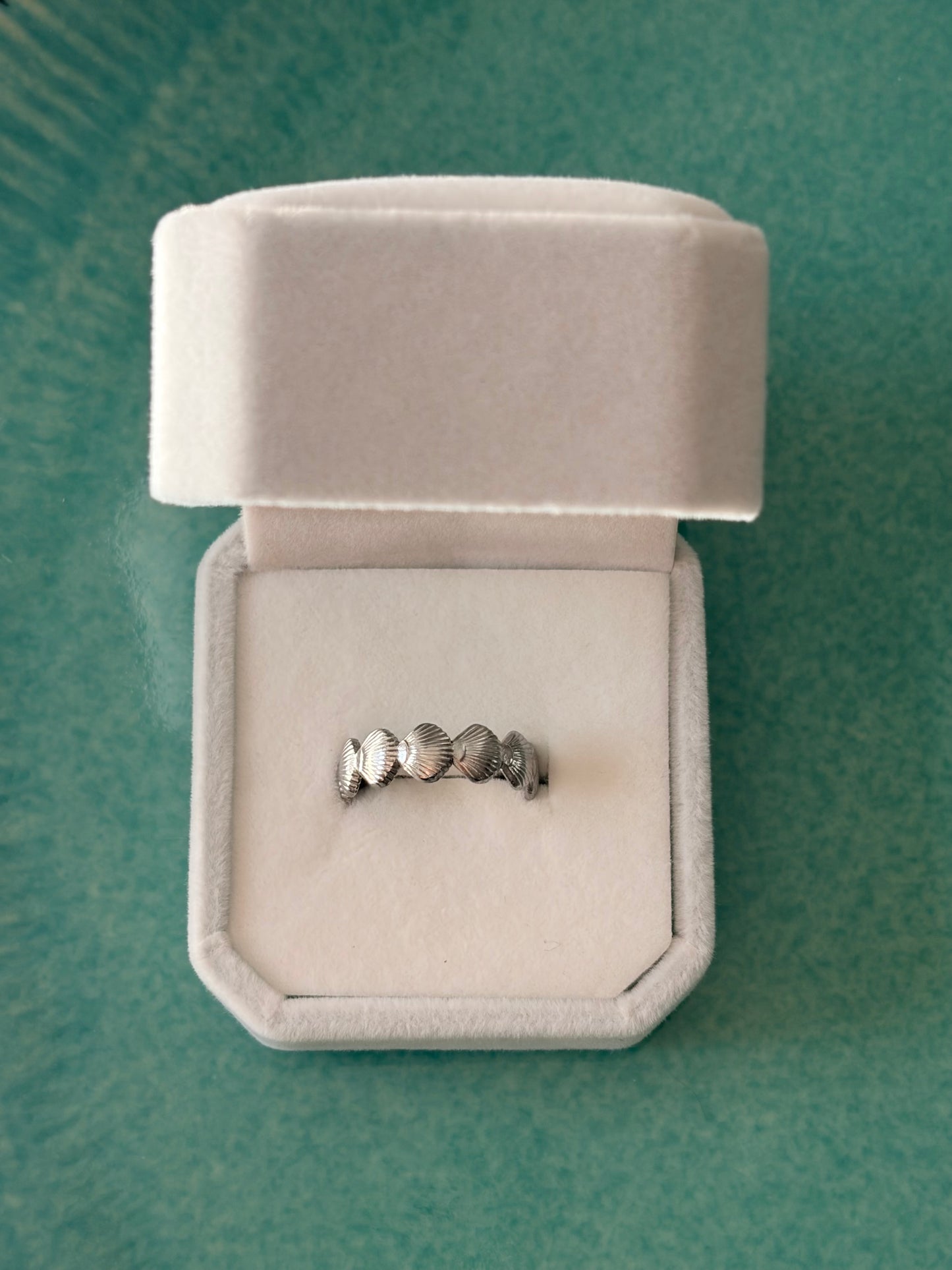 ELEANOR RING