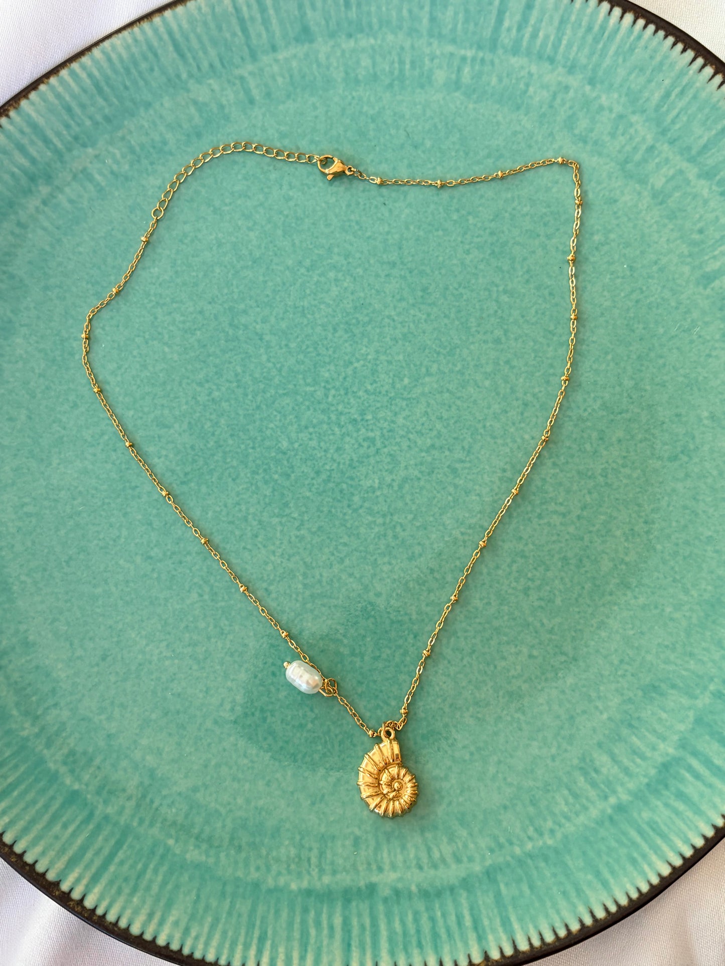 AVA NECKLACE