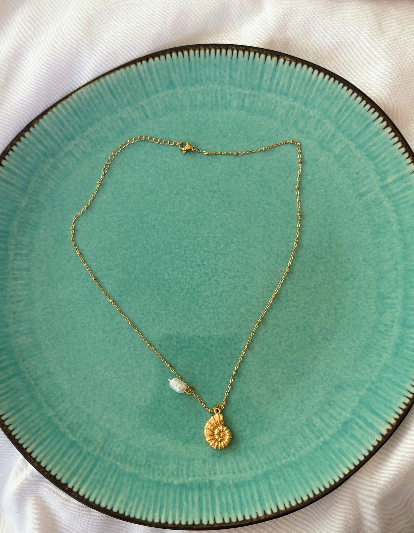 AVA NECKLACE