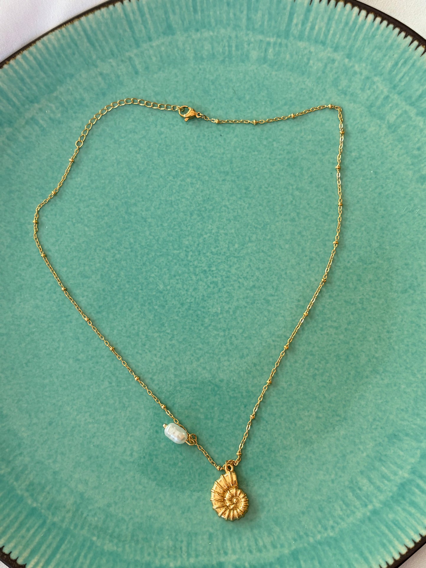 AVA NECKLACE
