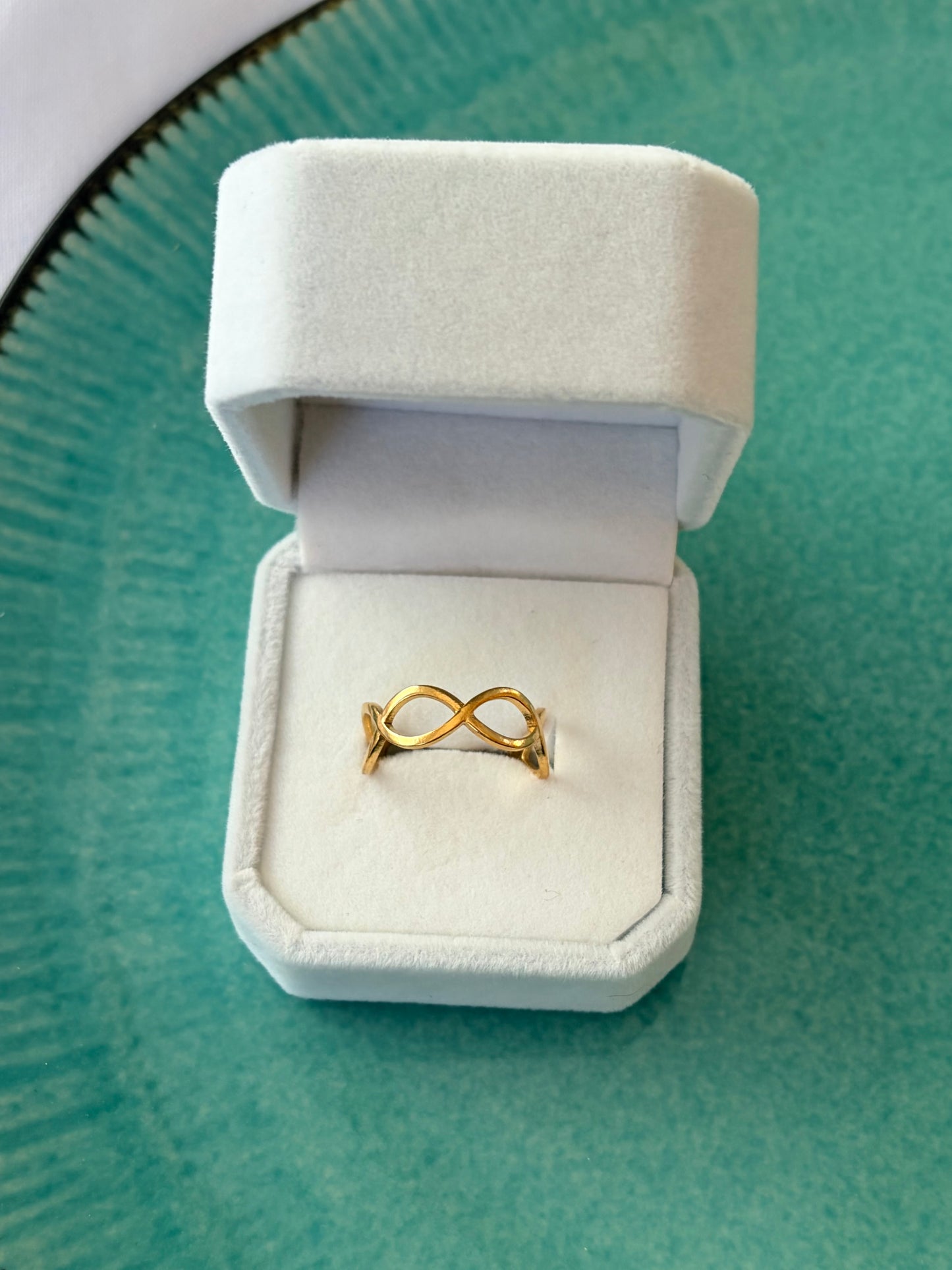 VIOLET RING