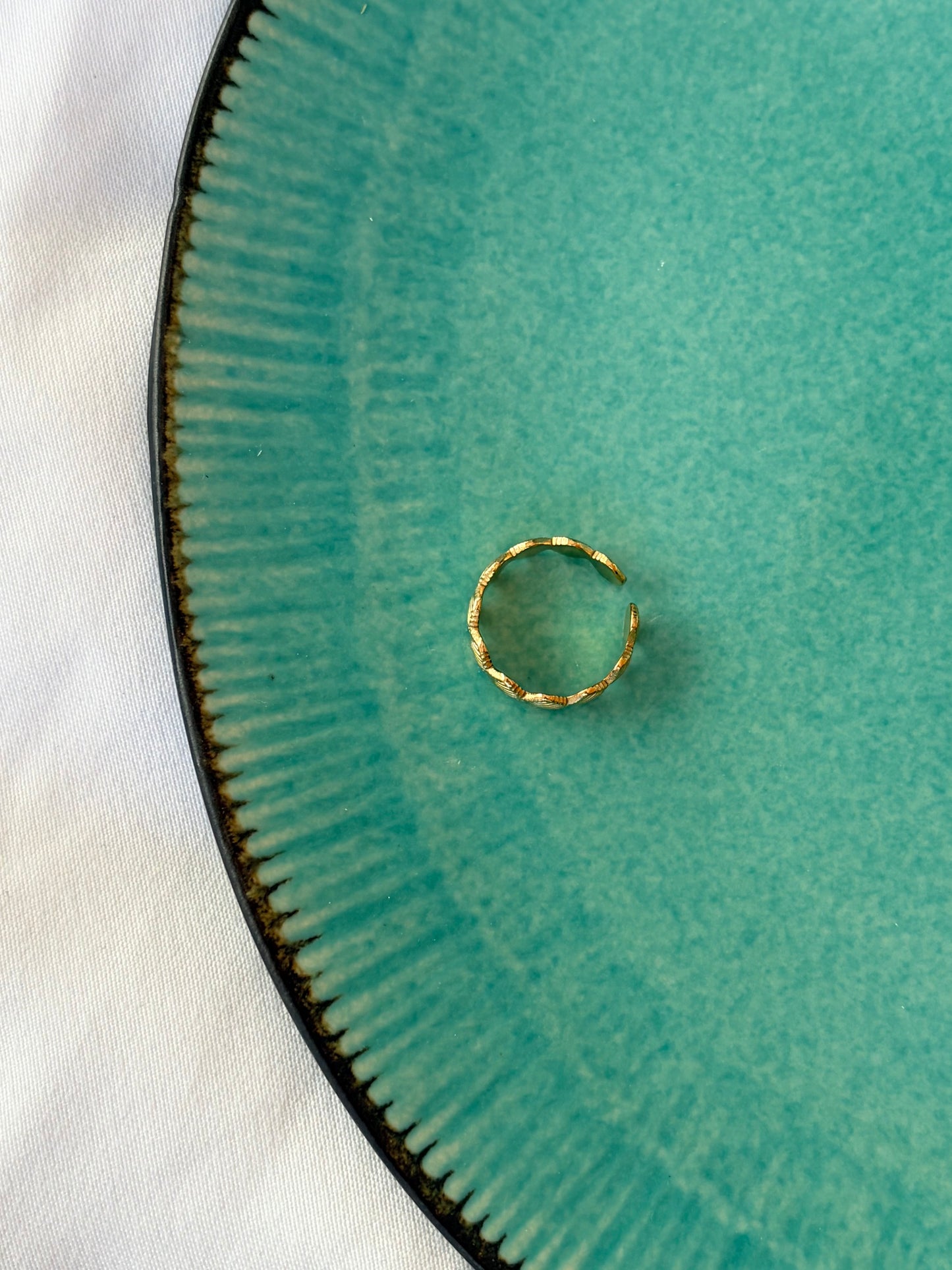 DORETIA GOLDEN RING
