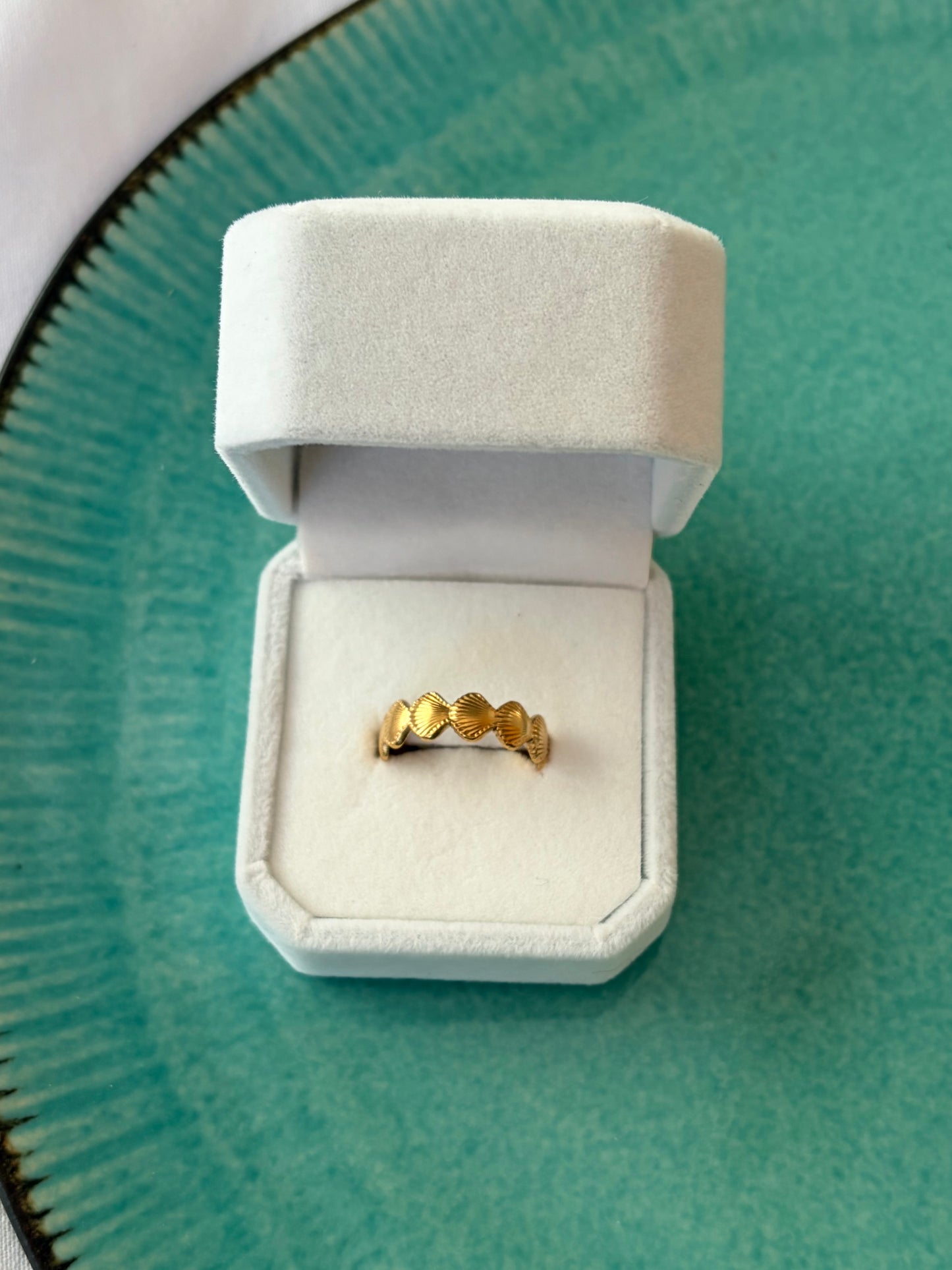 DORETIA GOLDEN RING