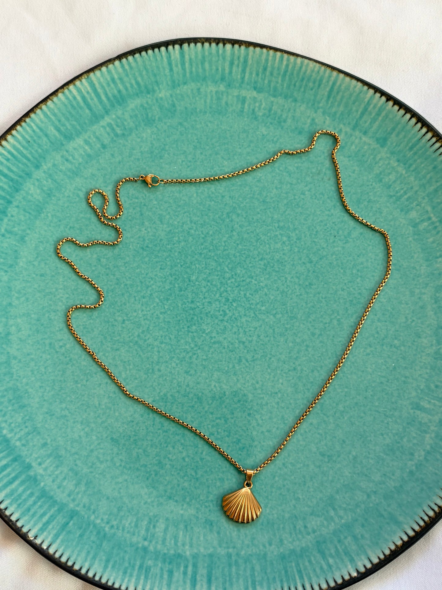 MILA NECKLACE