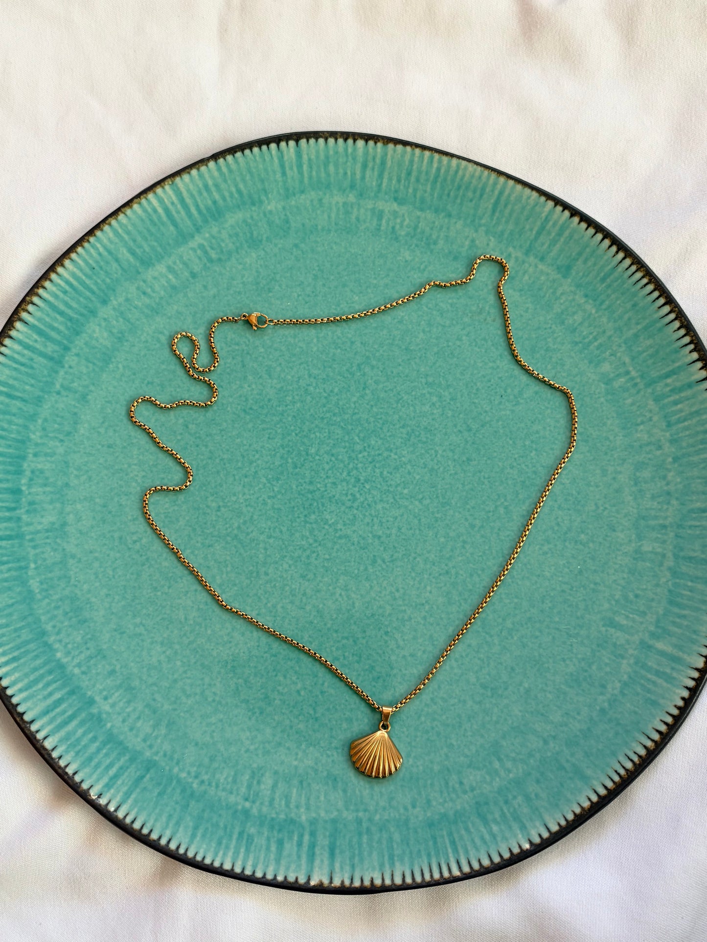 MILA NECKLACE