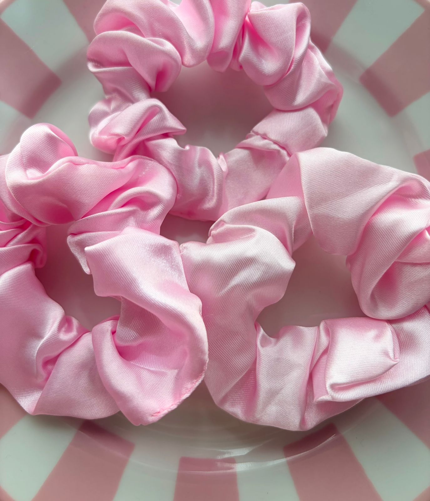 COTTON CANDY SCRUNCHIE