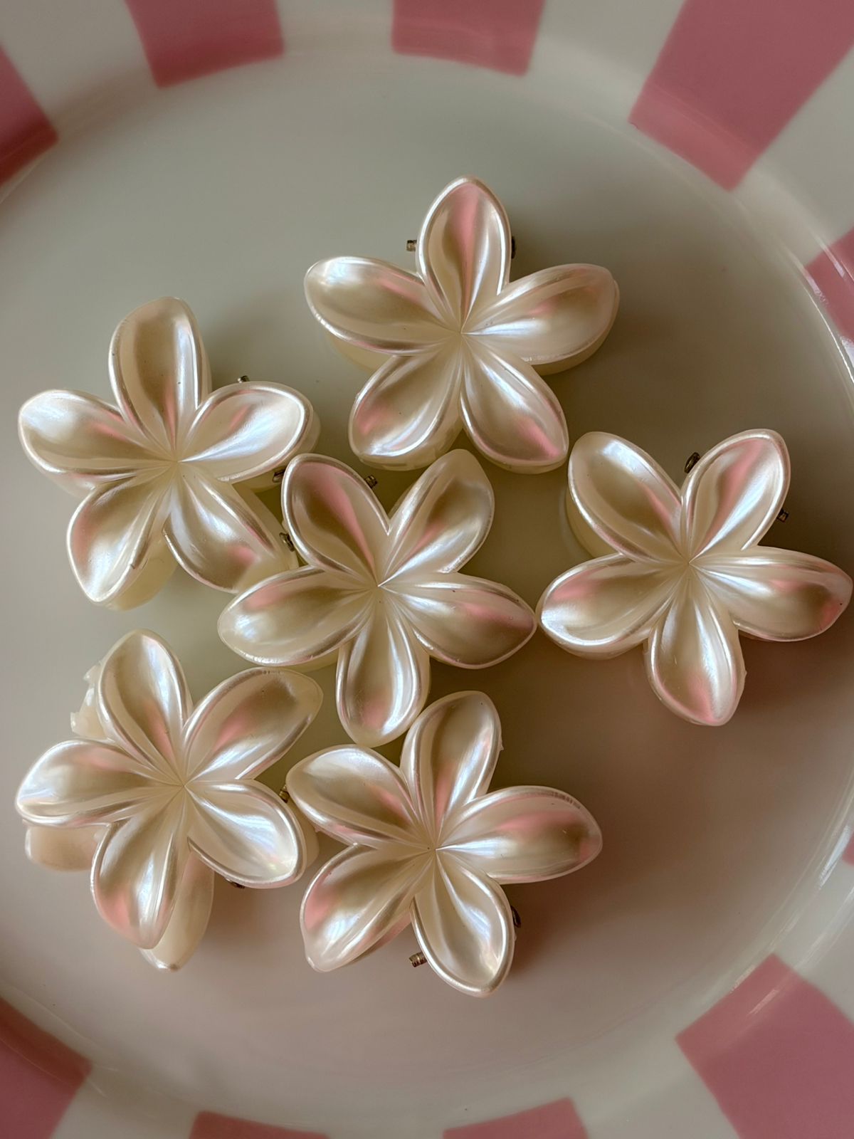 DIANA SMALL FLOWER HAIR CLIP
