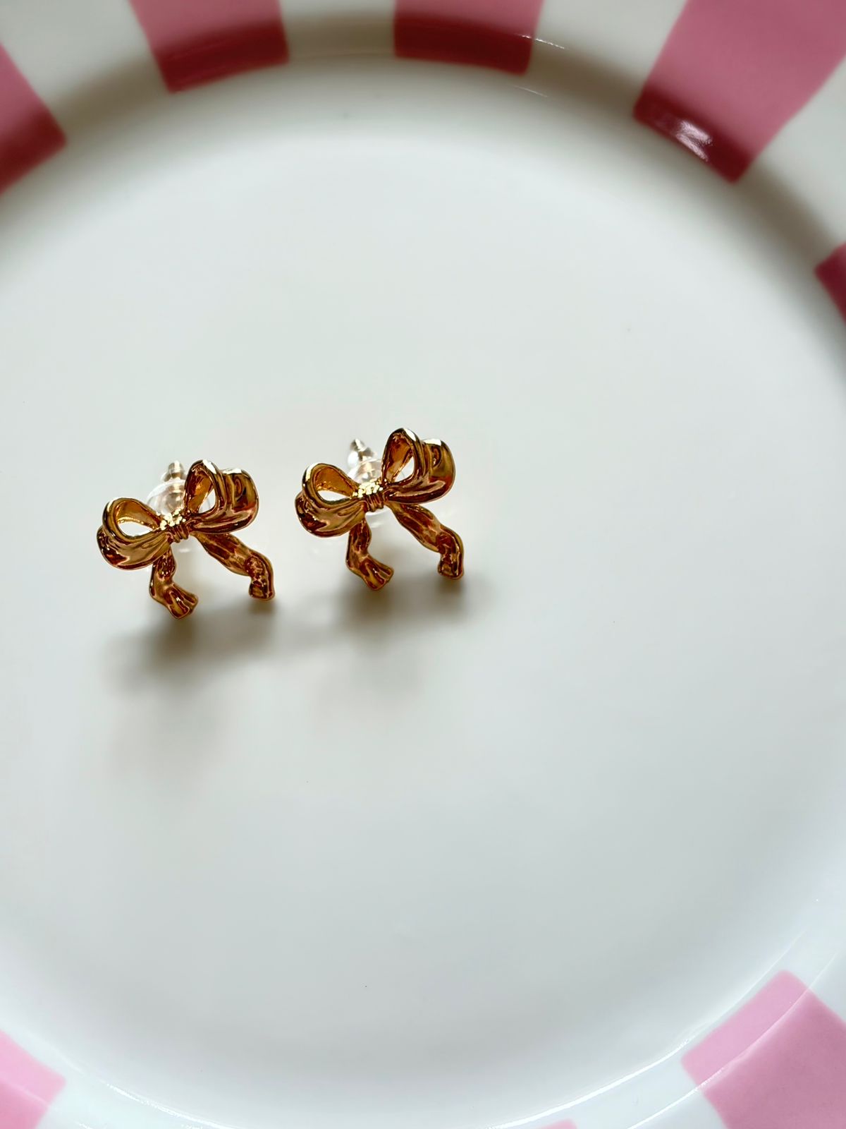 GOLD BOW EARRINGS