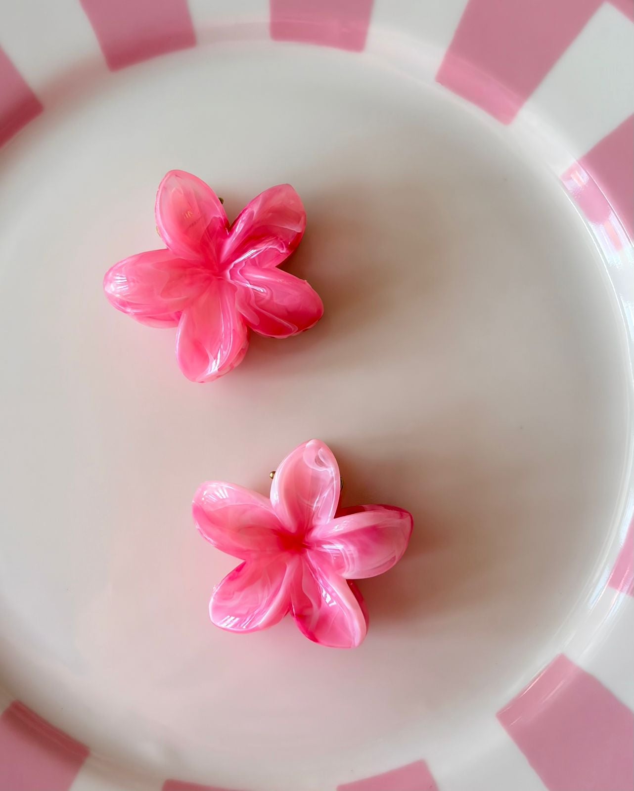 MADELEINE SMALL FLOWER HAIR CLIP