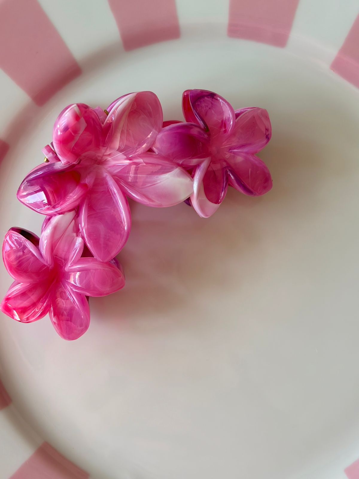 MILA FLOWER HAIR CLIP