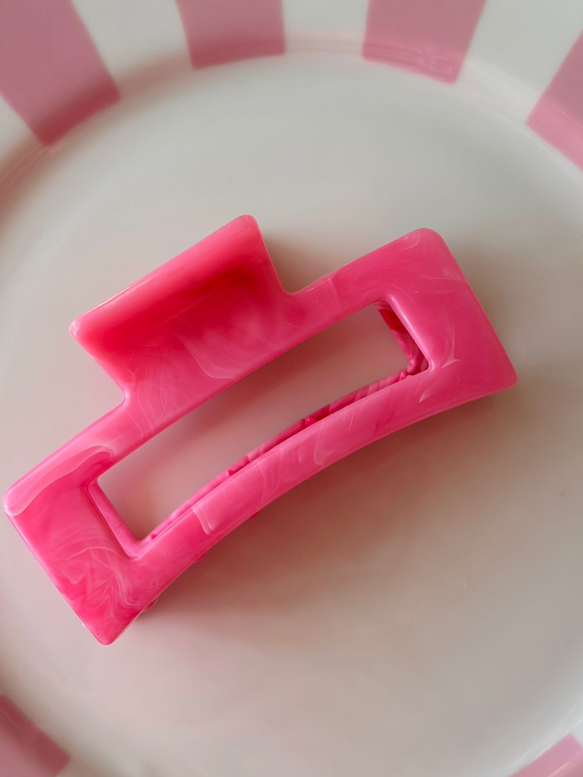 OLIVIA PINK HAIR CLIP