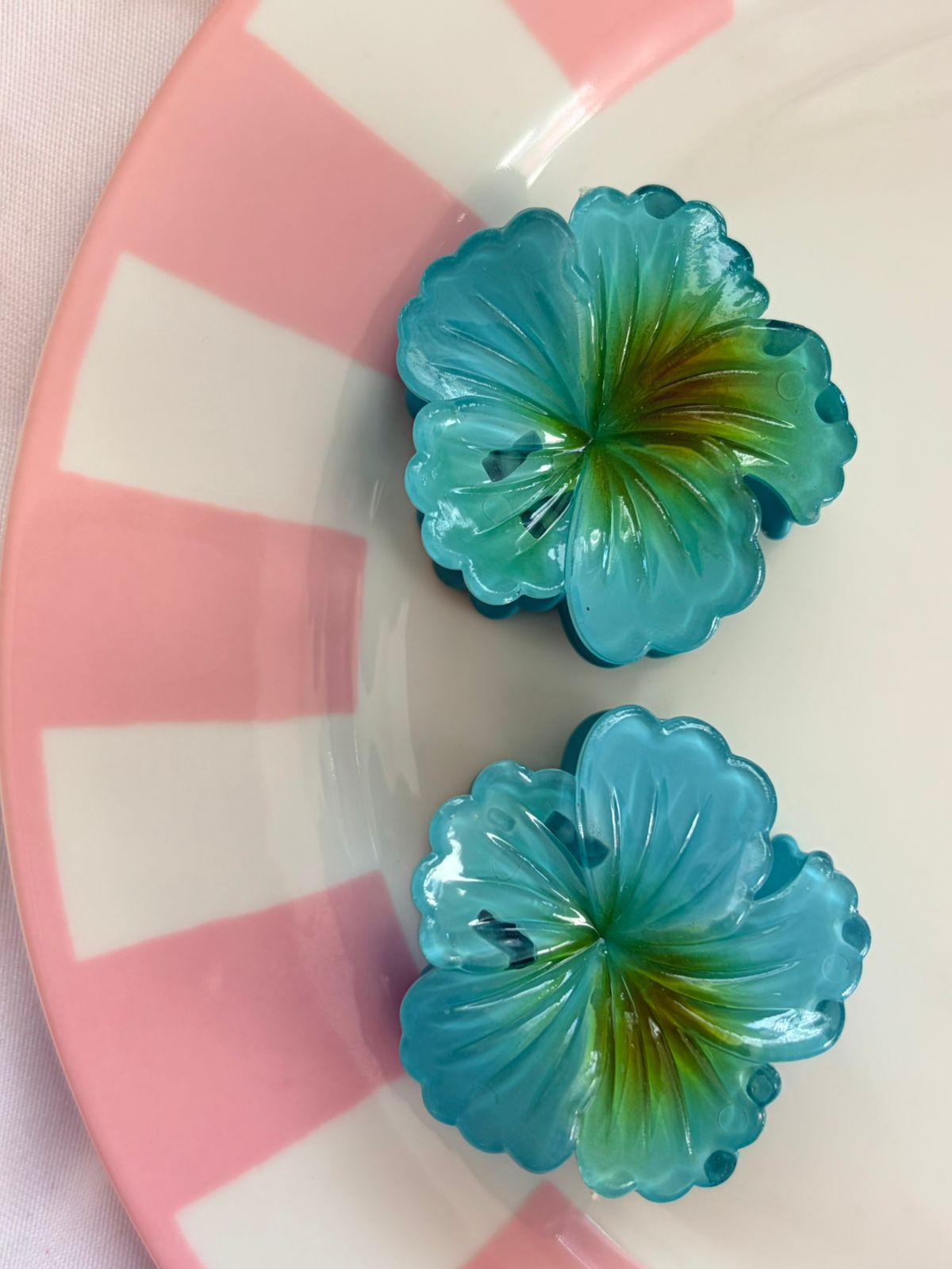 SKYDIP BLUE HAIR CLIP
