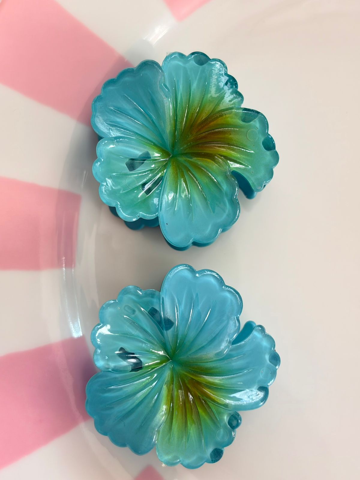 SKYDIP BLUE HAIR CLIP