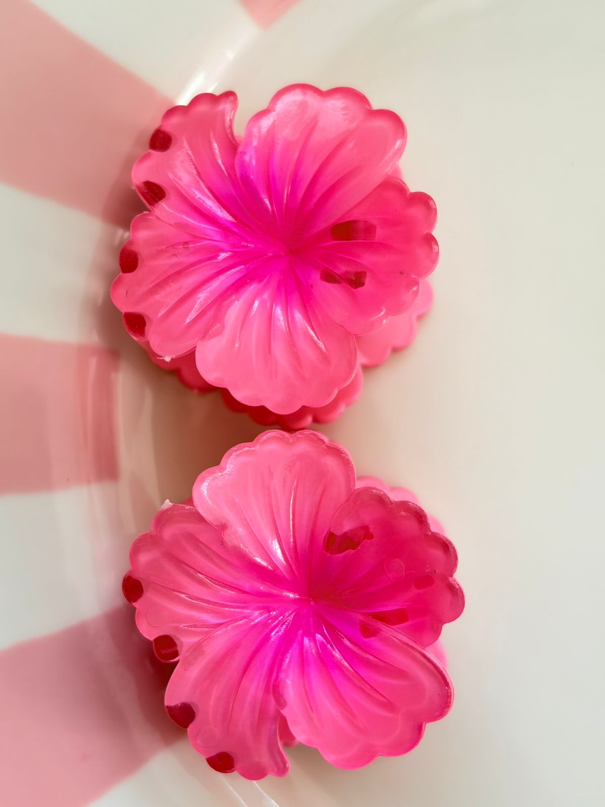 STRAWBERRY HAIR CLIP