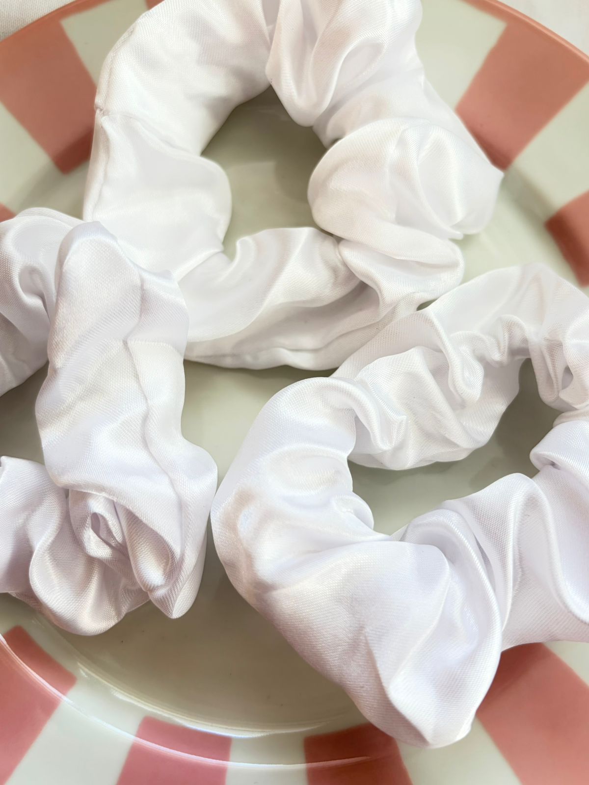 VANILLA SCRUNCHIES